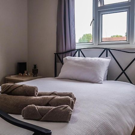 Cozy Double Room - Only Room London Kültér fotó